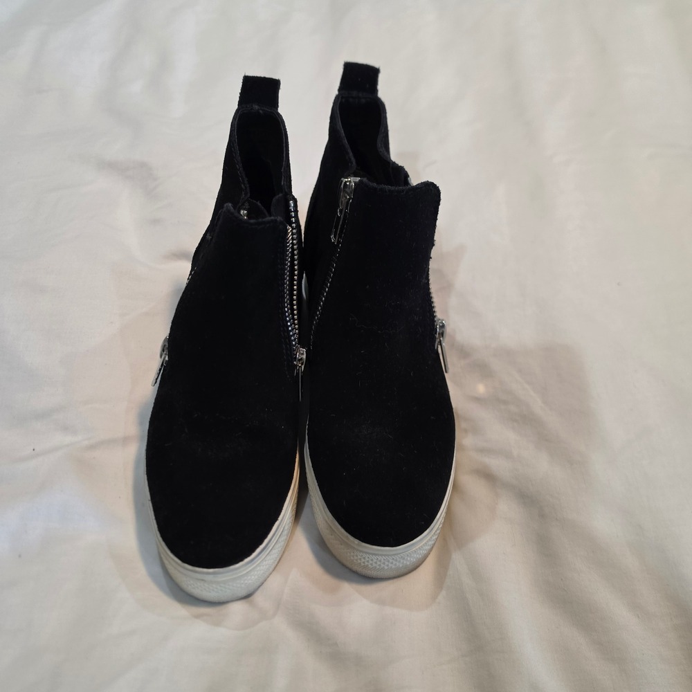 Steve Madden Wedgie High Top Sneaker Womens 6.5 Black Suede Excellent Zip Bootie